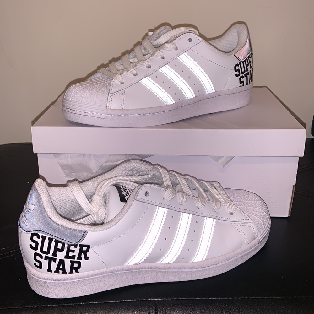 Adidas Superstar J sneaker